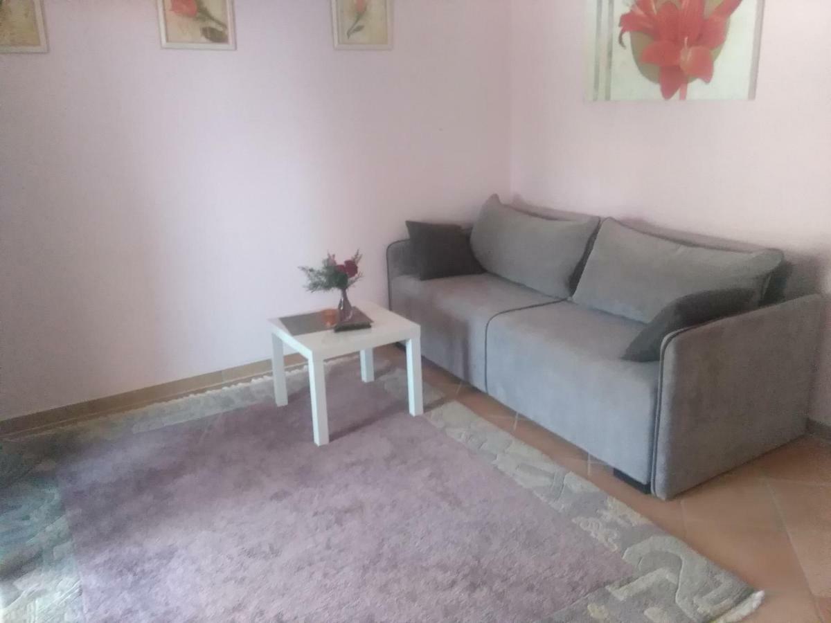 Appartementhaus Elena Jelsa  Exteriör bild